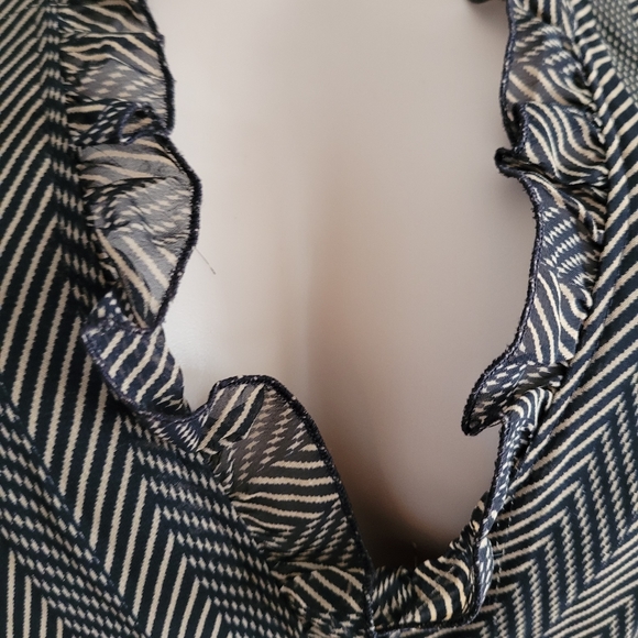 BCBG MaxAzria blouse size L - Picture 11 of 13